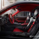 포르쉐, `신형 911 GT2 RS` 공개…새롭게 탄생한 고성능 `핫가이` 이미지
