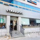 서초역 2번출구 앞 이미지