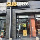 서브웨이 앞 횡단보도 이미지