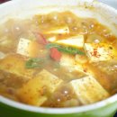 돼지고기듬뿍넣은김치찌개 이미지