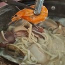 행복노인회 | 당진 삽교천 맛집 삽교호 근처 하야미 당진에서 드론쇼와 해물칼국수 세트를 즐긴 후기