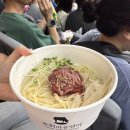 오토돔 정문앞 이미지