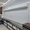 금산 대안학교 식당 배식구에 설치한 솜피 전동롤셔터 이미지