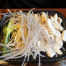 원앙닭갈비 | 건널목 2개를 건너면 나오는 용산 양꼬치 맛집?! 🚂 땡땡거리 양도락 후기