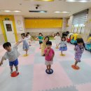 몸활동-균형잡기 이미지