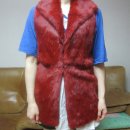 이 브랜드 올리신 분은 안 계신것 같아서 올려봅니다. Hale Bob Red Rabbit Fur Vest 이미지