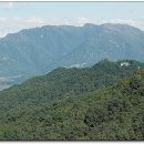 북한의 오성산이 가깝게 보이는 김화 안암산 이미지