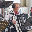 남원시동부노인복지관 | 하모니카와 기타가 들려준 따뜻한 하루[남원/노인/주간보호/장기 요양/재활운동/파킨슨/뇌졸중]