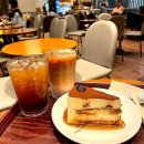 커피빈 강남대로점 | 강남역 바로앞 대형카페 커피빈 메뉴추천 티라미수 케이크 가격 칼로리 후기