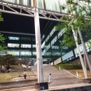 수성구립 범어도서관 | 수성구립 범어도서관 정원에 있는 책 조형물의 의미