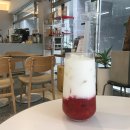 유비아커피 | (명학 카페) 커피에 진심인 "유비아커피 팩토리" / 딸기라떼, 케이크, 아인슈페너