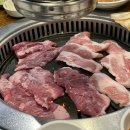 고기 굽는 남자 이미지