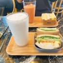 쉬즈베이글랜드마크점 | 쉬즈베이글 송도랜드마크점 방문 후기 🍔🥤 밀크쉐이크 &amp; 닭가슴살샌드위치