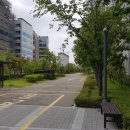 금강1차아파트 정문 앞