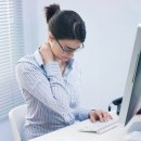 백년튼튼 정형외과 재활의학과의원 | 잠실 정형외과 담 걸린 것처럼 아픈 목디스크 신경통 구분법 공개