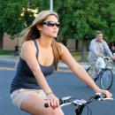 [카타카의 핫핫핫 건강 뉴스] 자전거 타는 여성, 나잇살 덜 찐다 이미지