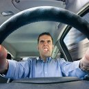 사람과자동차 이미지