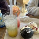 크리스마스데이카페 | 수원 아이동반 카페 도나스데이 수원 본점 후기｜눈이 내리는 크리스마스 카페