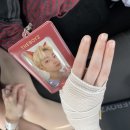 my poor broken knuckle ………………… 이미지