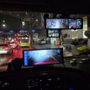 주행충전기 스위치달겸 요즘핫하다는 룸미러 블랙박스도 추가했습니다 이미지