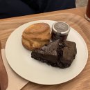 몽띠끄펫 | happy lil thing