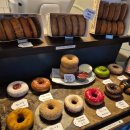 방배로19길 63 | 디에이치방배 건너편 퀸즈베리도넛하우스 방배점에서 두바이도넛, 라즈베리도넛 후기