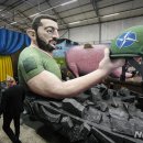 헬멧 조형물 이미지