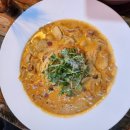 윤배살롱 이미지