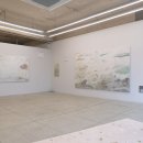 유영하는 언어-1 | 서울 4월 전시회; 코소(COSO) 최희준 개인전 《뿌리는 검고, 잎은 하얗다》