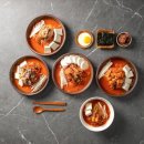 팔조령김치찜 로고