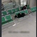 의자 다리가 4개인 이유 이미지