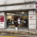 아름다운 동물병원 | [경찰병원역 카페] 아자아자로스터리 재방문 - 오미자크림라떼·바스크치즈케이크 찐맛집 내돈내산 후기