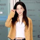 빛나는 안경 이미지