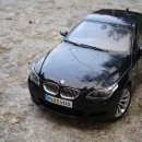 BMW E60 M5 (블랙 사파이어, BMW 딜러에디션)야외 촬영. 이미지