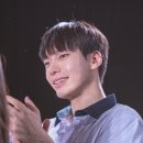 펜스 너머로 가을바람이 불기 시작해 이미지