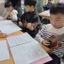 우쿨렐레 이미지