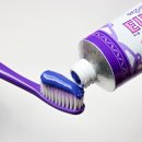 ㈜자연사랑 | 올리브영 미백 치약 추천 유시몰 화이트닝 퍼플 핑크 치약 칫솔 바비 콜라보