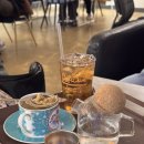코르크게임즈 | 정자동 카페 담 : 작업하기 좋고 아늑한 분당 내돈내산 카페 후기