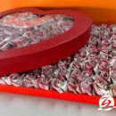 3500만원 상당의 지폐 장미꽃을 남자친구에게 받은 그녀 이미지