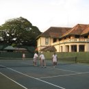 Sri Lanka Tennis Association(S.L.T.A.) 의 하드코트에서의 복식경기모습 이미지