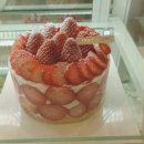 대치1-114 | [프레베리 대치본점] 한티역케이크와 생딸기의 조화