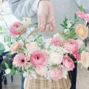 침묵속에피어나는우리 | [안양 꽃집] 할머니 생신 선물 추천, 손녀의 사랑을 담은 화사한 라넌큘러스 꽃바구니 배달 후기