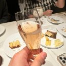 쁘띠살롱 블랑 | 고급스러운 한남동 디저트 맛집 살롱 드 뮤흐 파운드 케이크 샴페인 페어링 후기