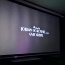 미드나잇의원 | 홍대 파티룸 미드나잇 시네마비 대형 스크린과 리클라이너가 있는 모임 공간