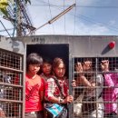 [사진] 태국에서 송환된 캄보디아 노동자가 20만명 넘어 - 캄보디아엔 일자리 없음 이미지