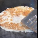 속초중앙시장 가면 꼭 먹어봐야 해요!”…줄 서서 먹는 생감자전 맛집~ 이미지