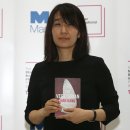 소설가 한강, 한국인 최초로 맨부커상 수상 이미지