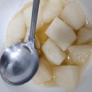 집에 찜기없어서 전자렌지로 배숙 만들었는데 소고기딱복국같이 생김 이미지