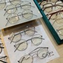 봄 안경원 이미지