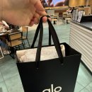 이선생뷰티 | 왜 항상 불길한 예감은 틀리지 않는지...셀레나야 잠깐 얘기좀 하자 차에타봐 (about 레어뷰티/하이라이터)